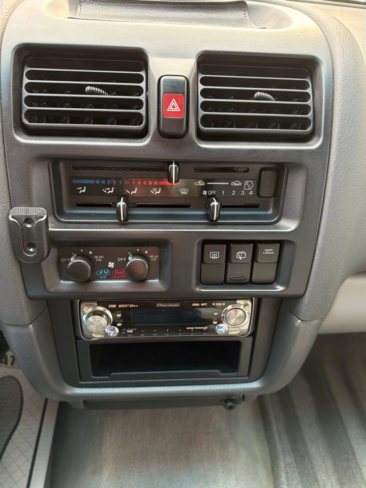 Used 1997 MAZDA MPV ES image 16