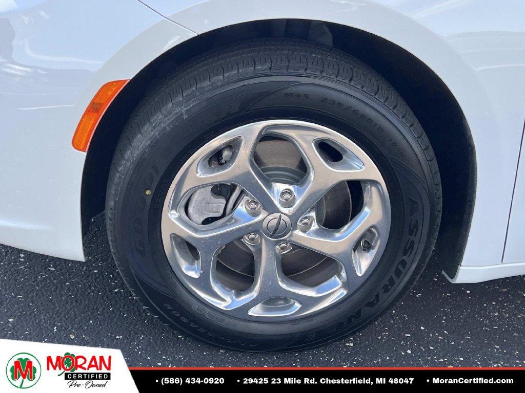 Used 2021 Chrysler Pacifica Limited AWD/4WD image 9