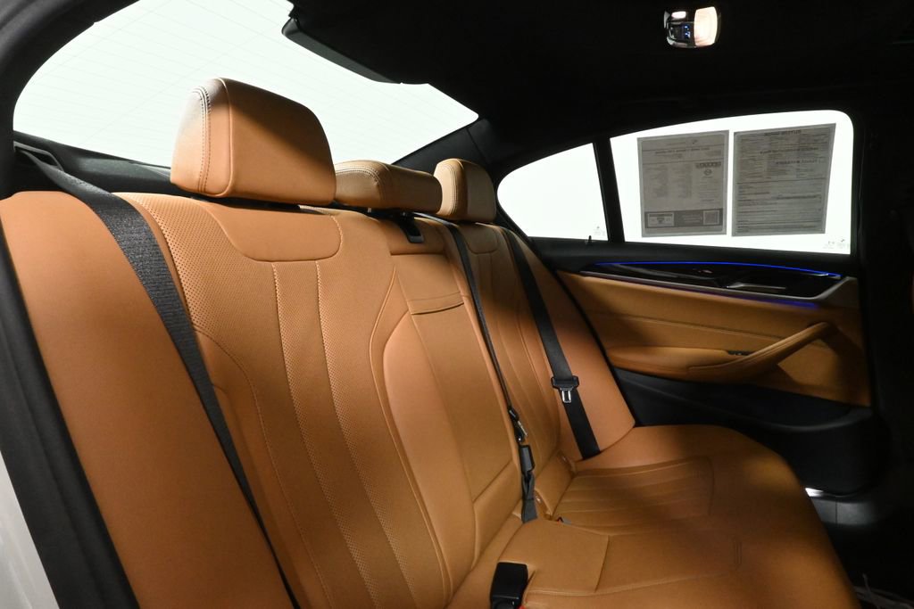Certified 2022 BMW 530i xDrive w/ Convenience Package image 34