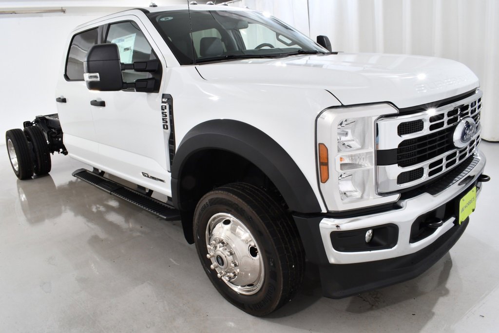 New 2026 Ford F550 4x4 Crew Cab w/ XLT Value Package image 5