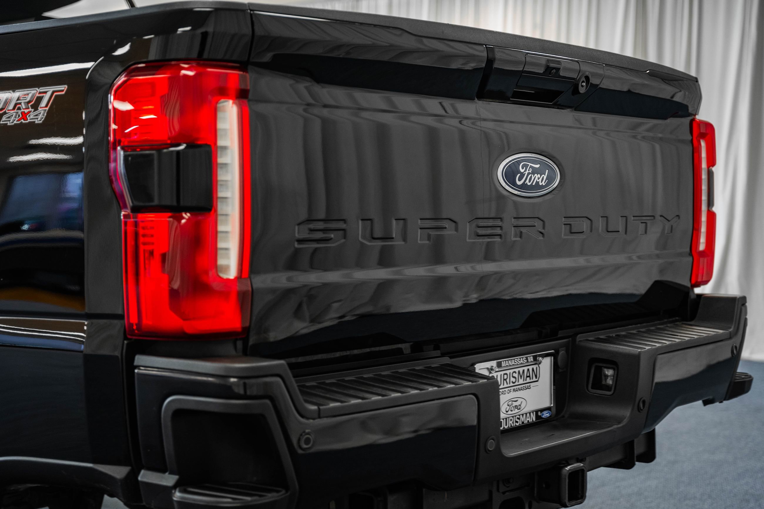 Used 2023 Ford F350 Lariat w/ Lariat Ultimate Package image 6