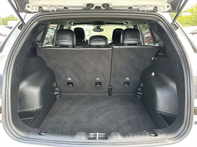 Used 2025 Jeep Compass Limited AWD/4WD image 13