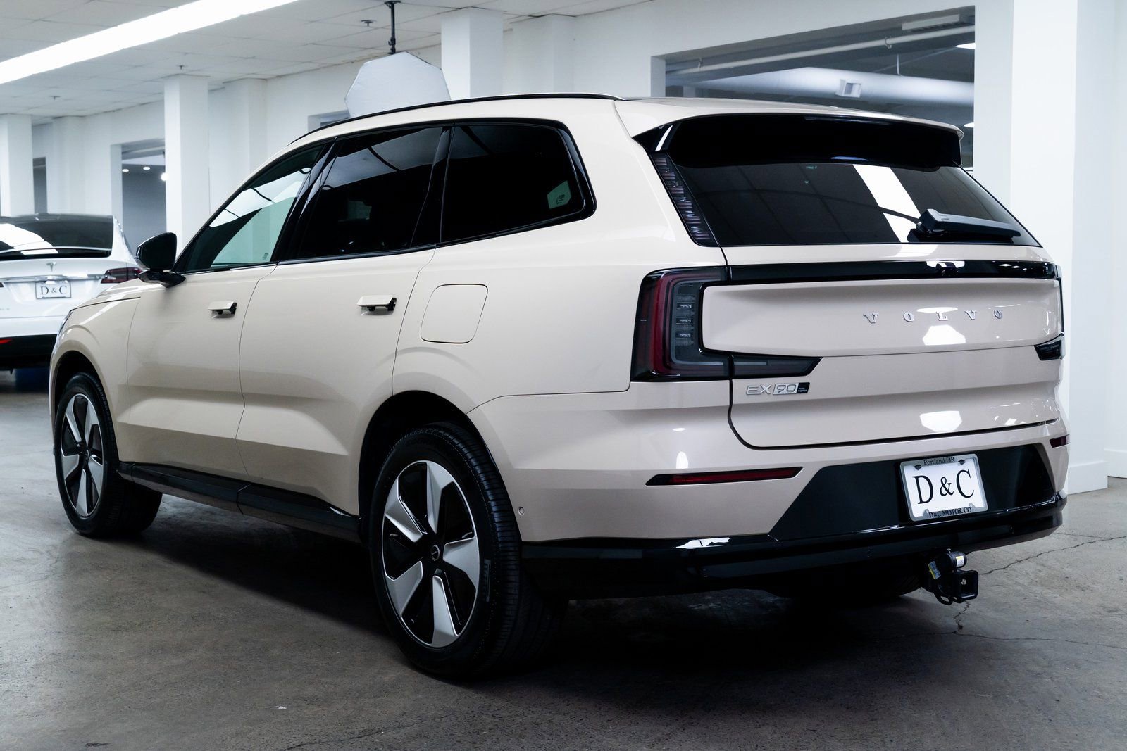 Used 2025 Volvo EX90 Plus AWD/4WD image 4