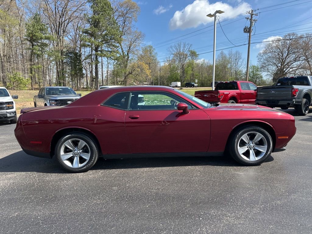 Used 2020 Dodge Challenger SXT image 2