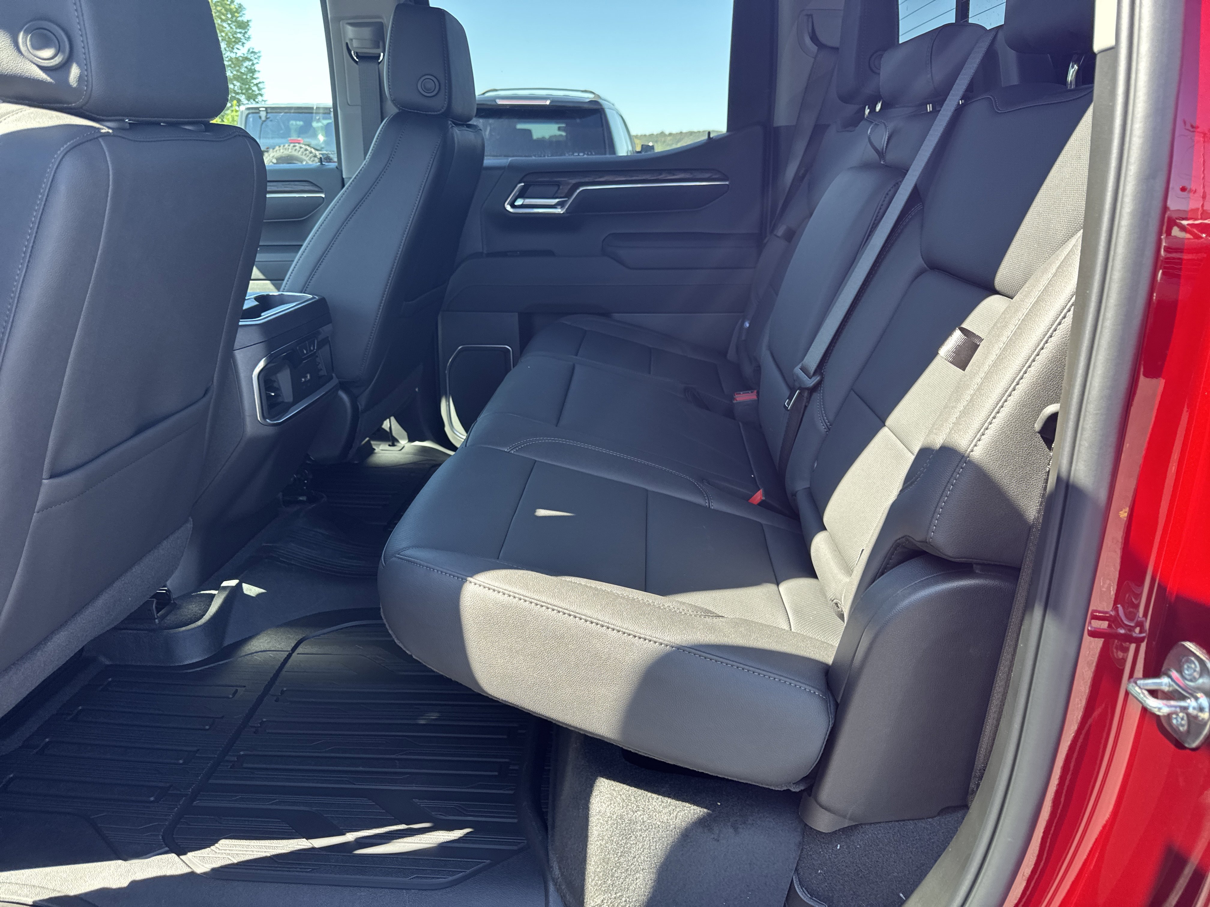 New 2026 GMC Sierra 1500 SLT w/ SLT Premium Package image 13