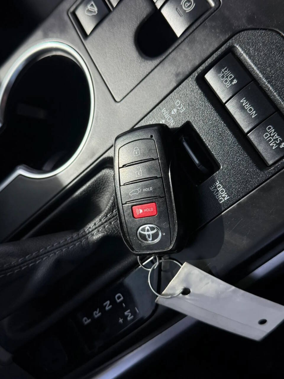 Used 2024 Toyota Highlander XLE AWD/4WD image 38