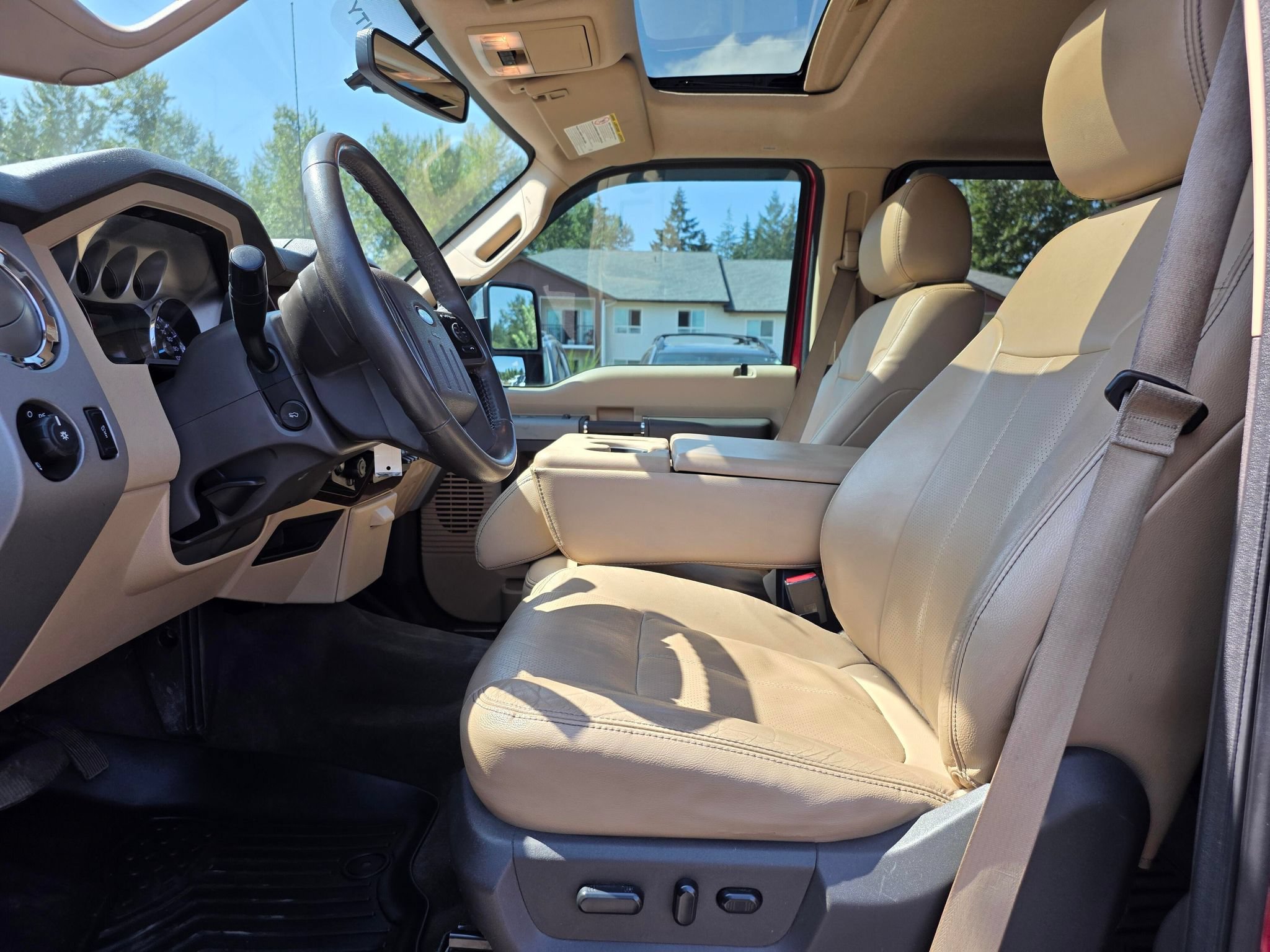 Used 2015 Ford F250 Lariat w/ Chrome Package AWD/4WD image 28
