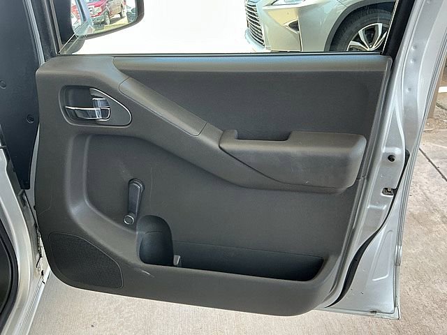 Used 2014 Nissan Frontier S w/ S Preferred Package RWD image 10
