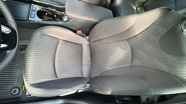 Used 2022 Toyota Prius Prime LE image 19