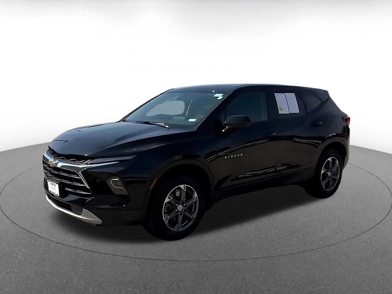 Used 2025 Chevrolet Blazer LT FWD image 8