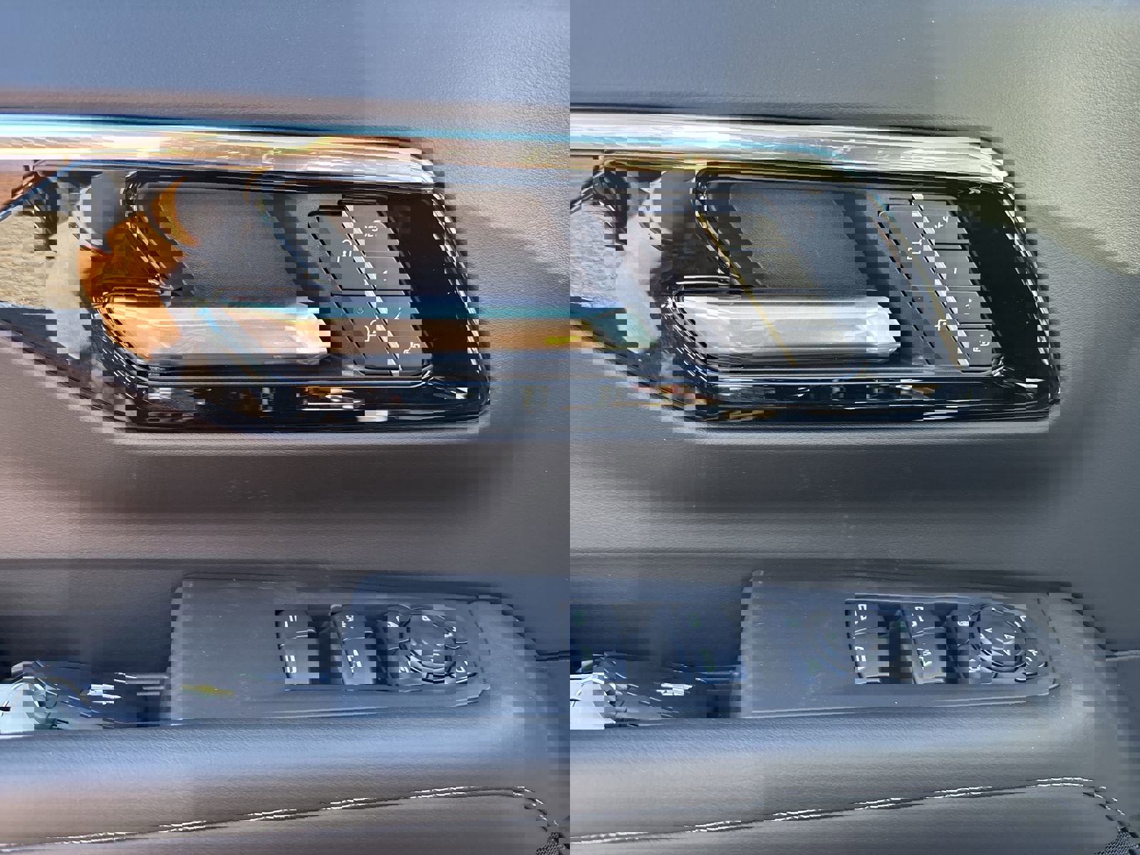 New 2026 Chevrolet Suburban Z71 image 16