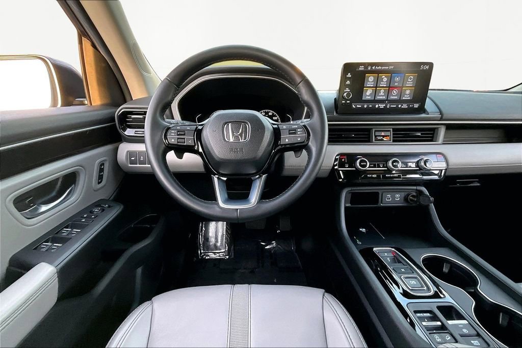 Used 2025 Honda Pilot EX-L image 9