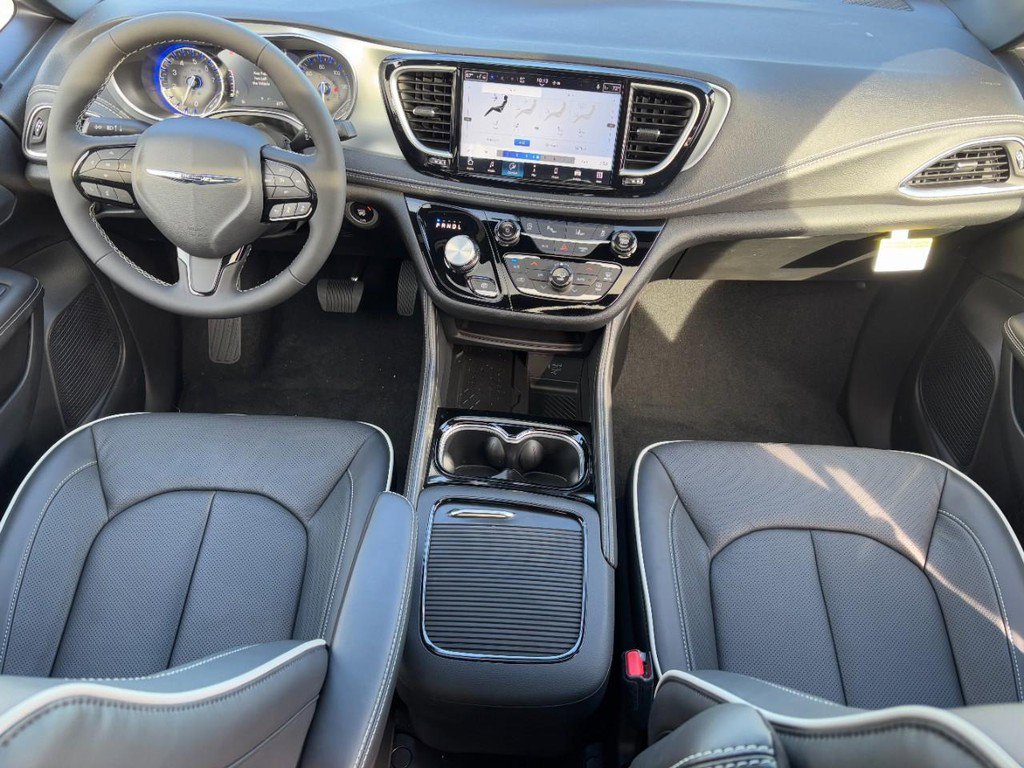 New 2026 Chrysler Pacifica Limited w/ S Appearance Package image 10