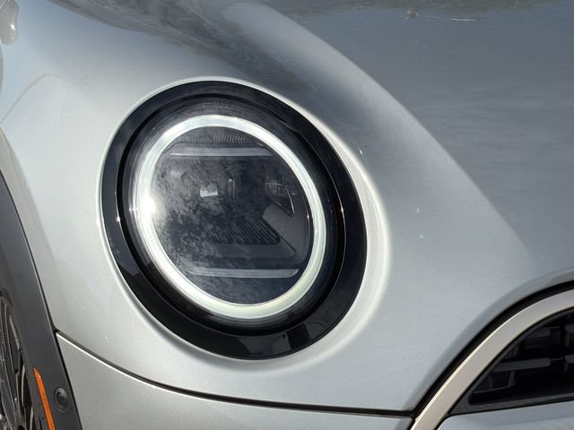 Used 2025 MINI Cooper 4-Door Hardtop FWD image 34