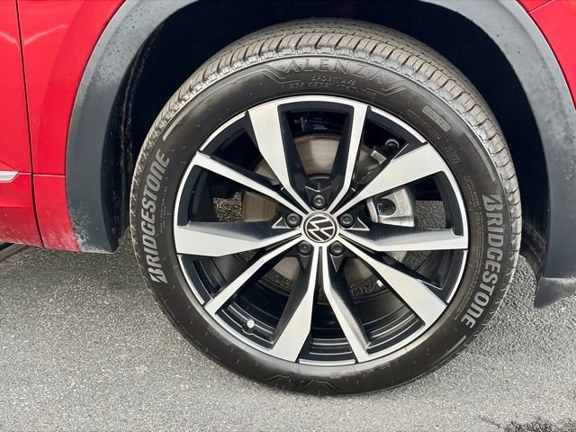 Used 2025 Volkswagen Atlas SEL Premium R-Line image 32