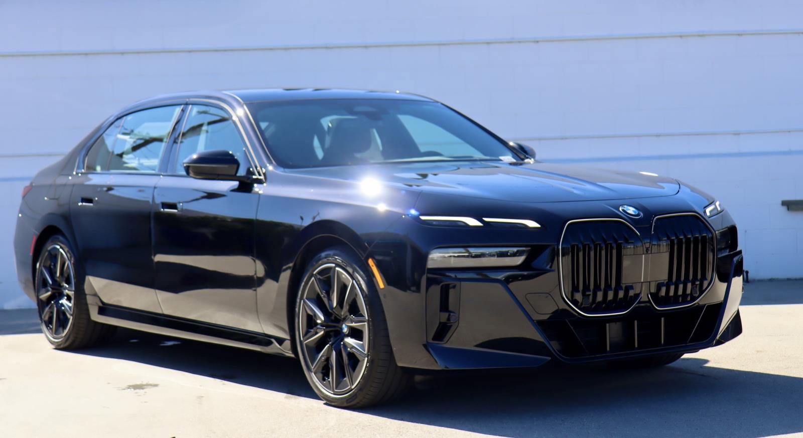 New 2026 BMW 740i w/ Premium Package video 1