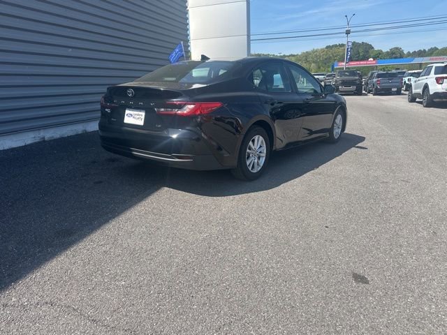 Used 2025 Toyota Camry LE FWD image 5