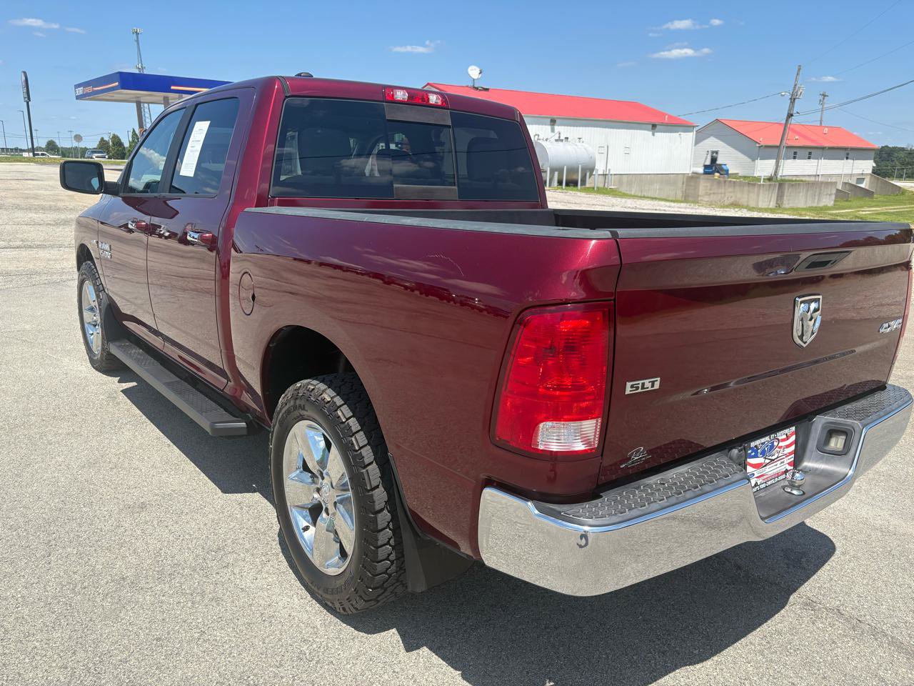 Used 2017 RAM 1500 Classic SLT AWD/4WD image 5