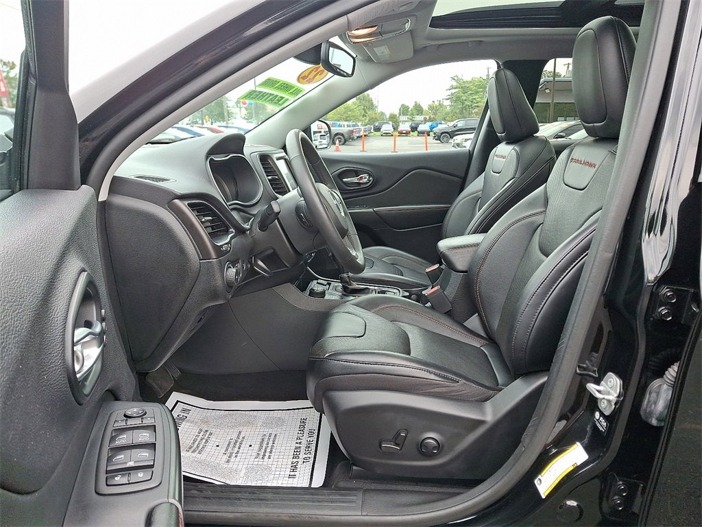 Used 2022 Jeep Cherokee Trailhawk w/ Sun, Sound & Nav Group image 13