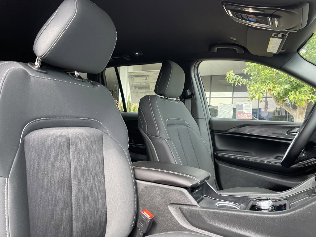New 2026 Jeep Grand Cherokee Laredo AWD/4WD image 13