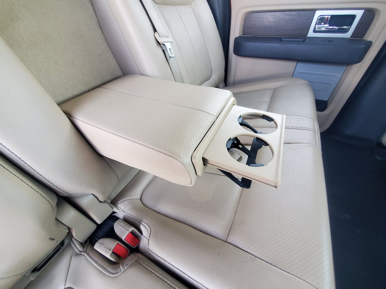 Used 2014 Ford F150 Lariat w/ Equipment Group 502A Luxury image 24