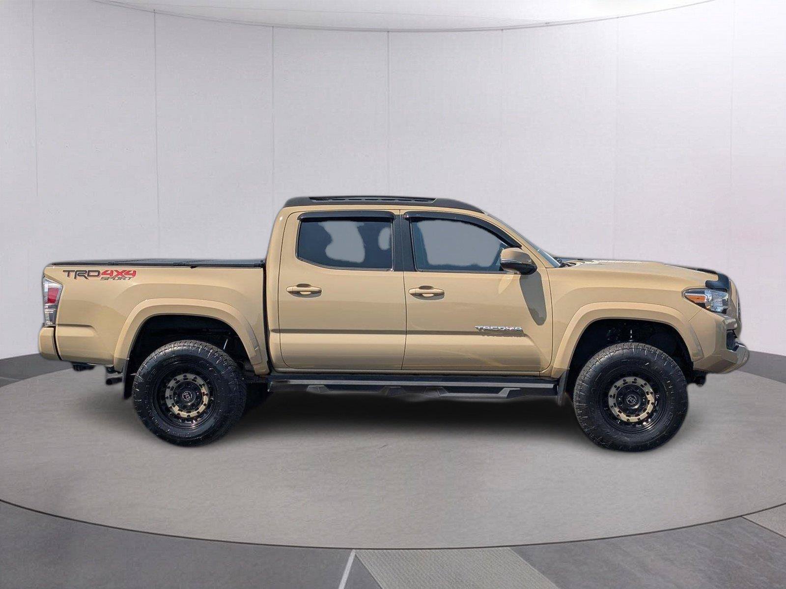 Used 2020 Toyota Tacoma TRD Sport AWD/4WD image 8