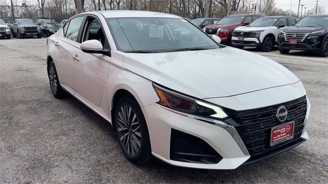 Used 2023 Nissan Altima 2.5 SV image 8