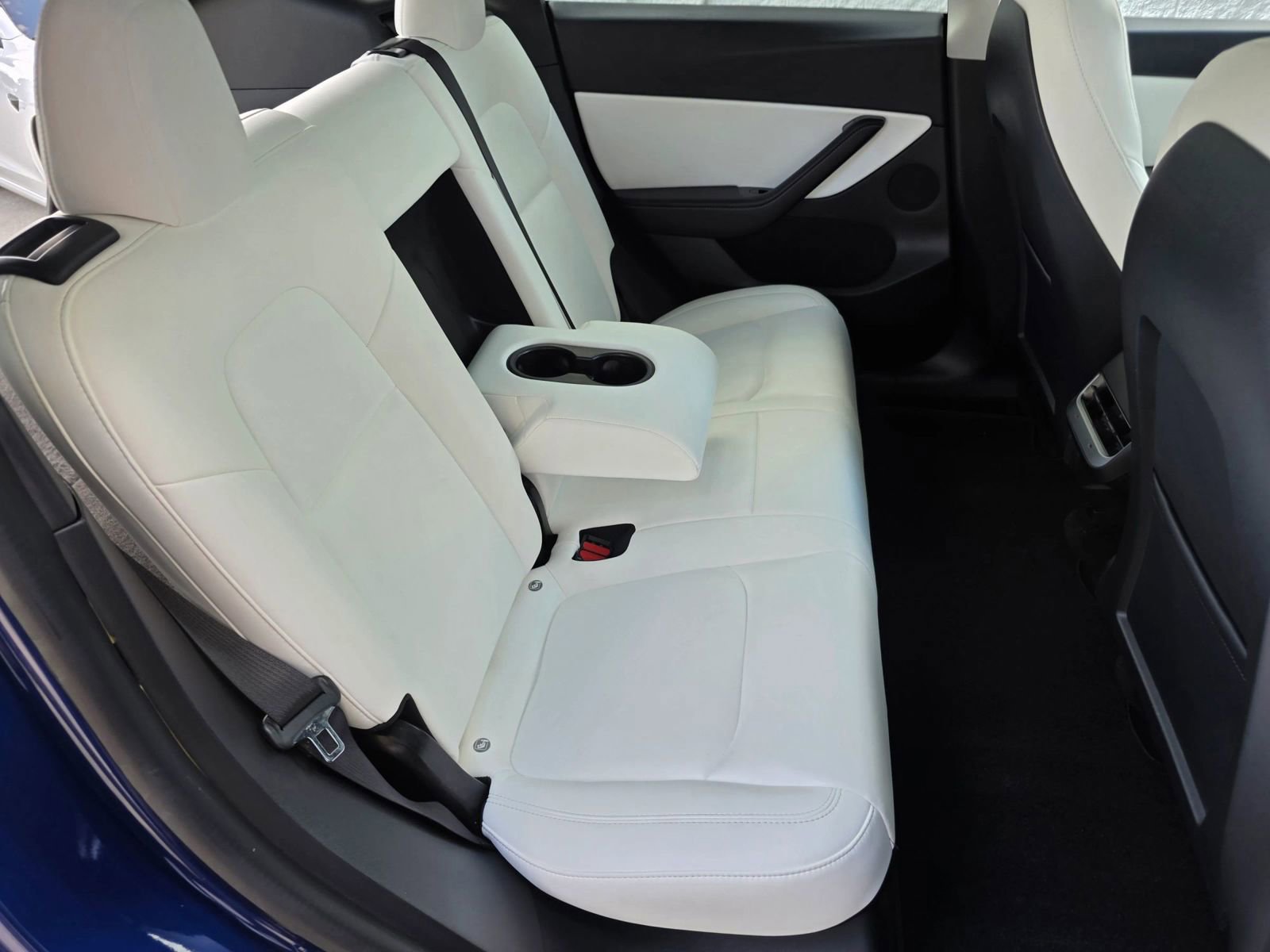 Used 2021 Tesla Model Y Long Range AWD/4WD image 30