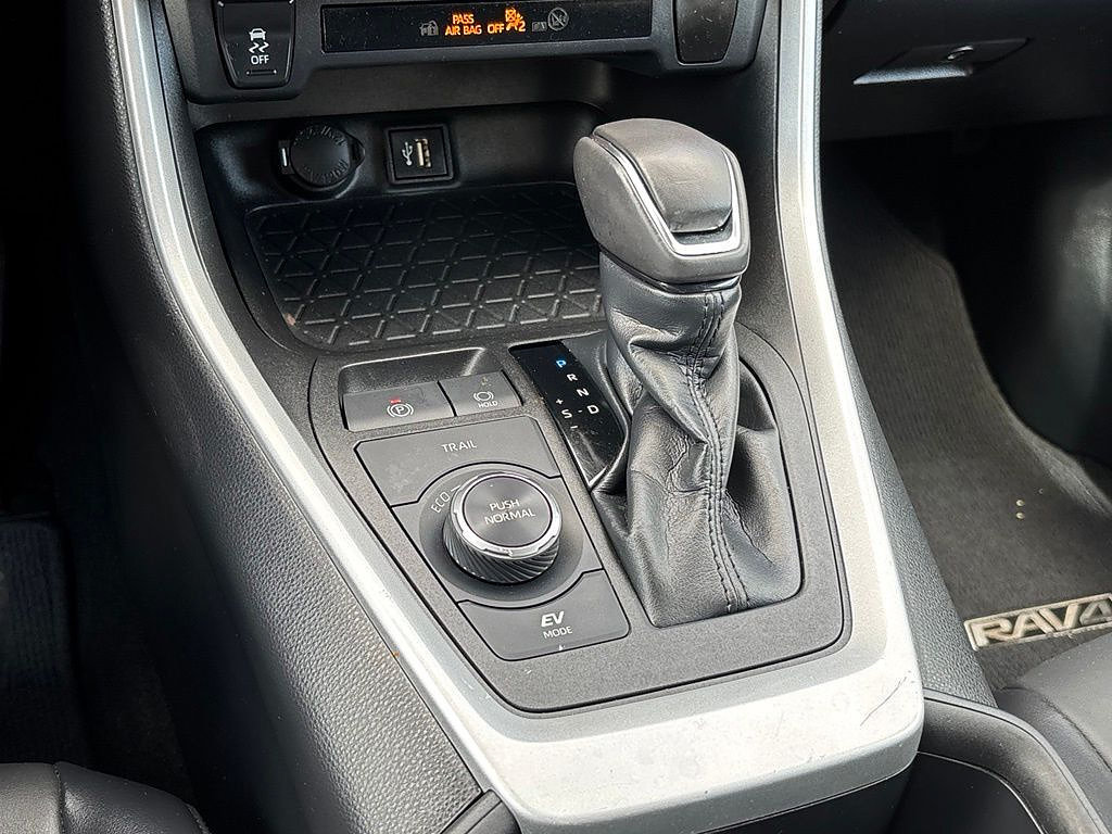 Certified 2023 Toyota RAV4 XLE Premium AWD/4WD image 23