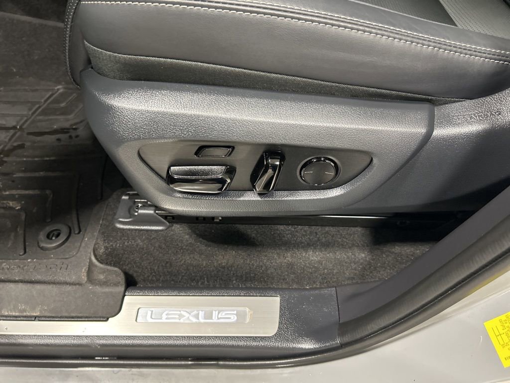 Used 2025 Lexus GX 550 image 10