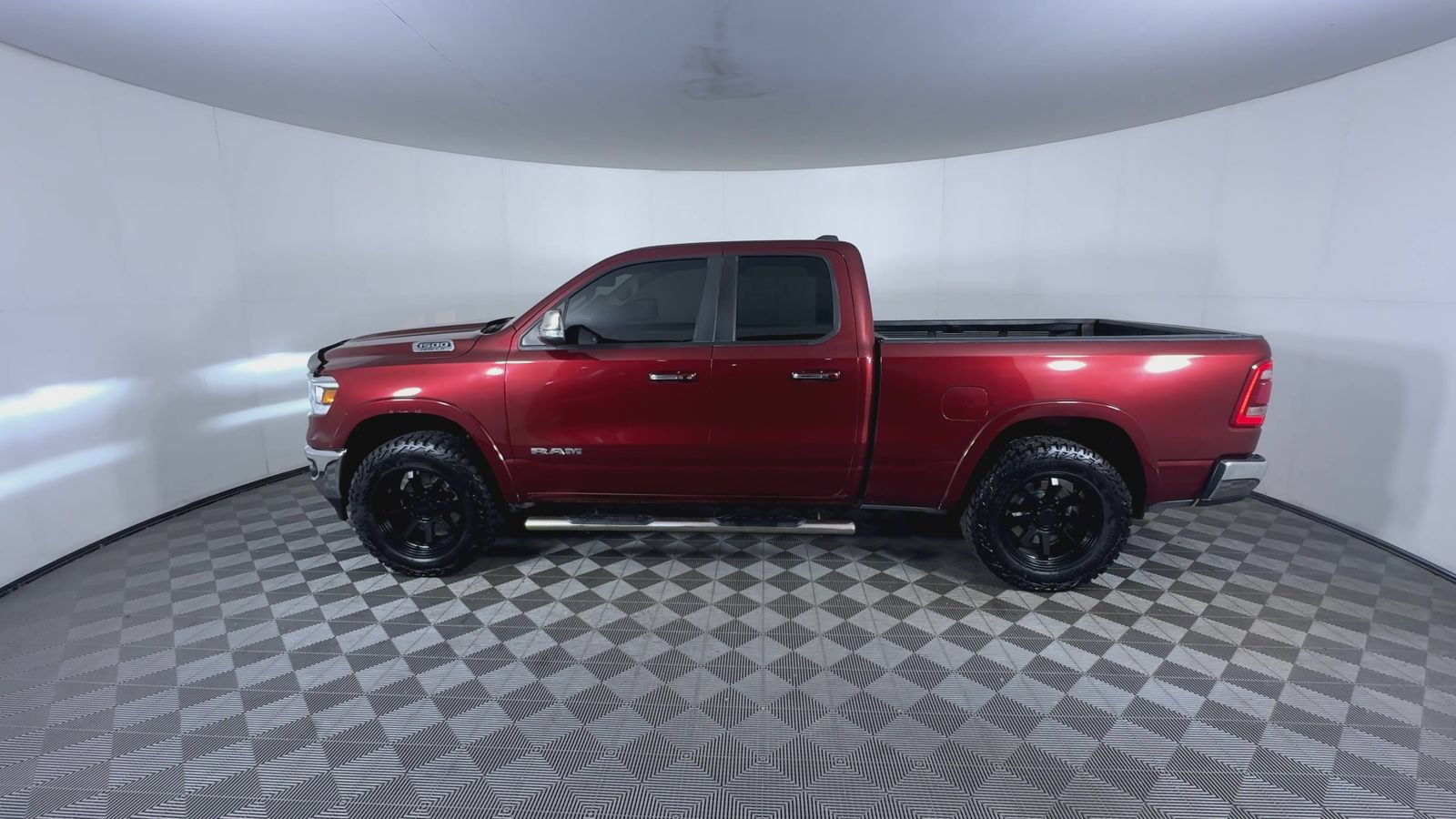 Used 2019 RAM 1500 Laramie AWD/4WD image 6