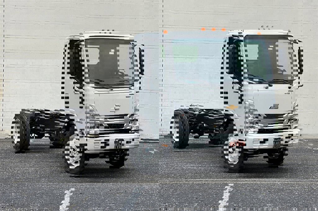 New 2025 Chevrolet Low Cab Forward 5500XG image 2