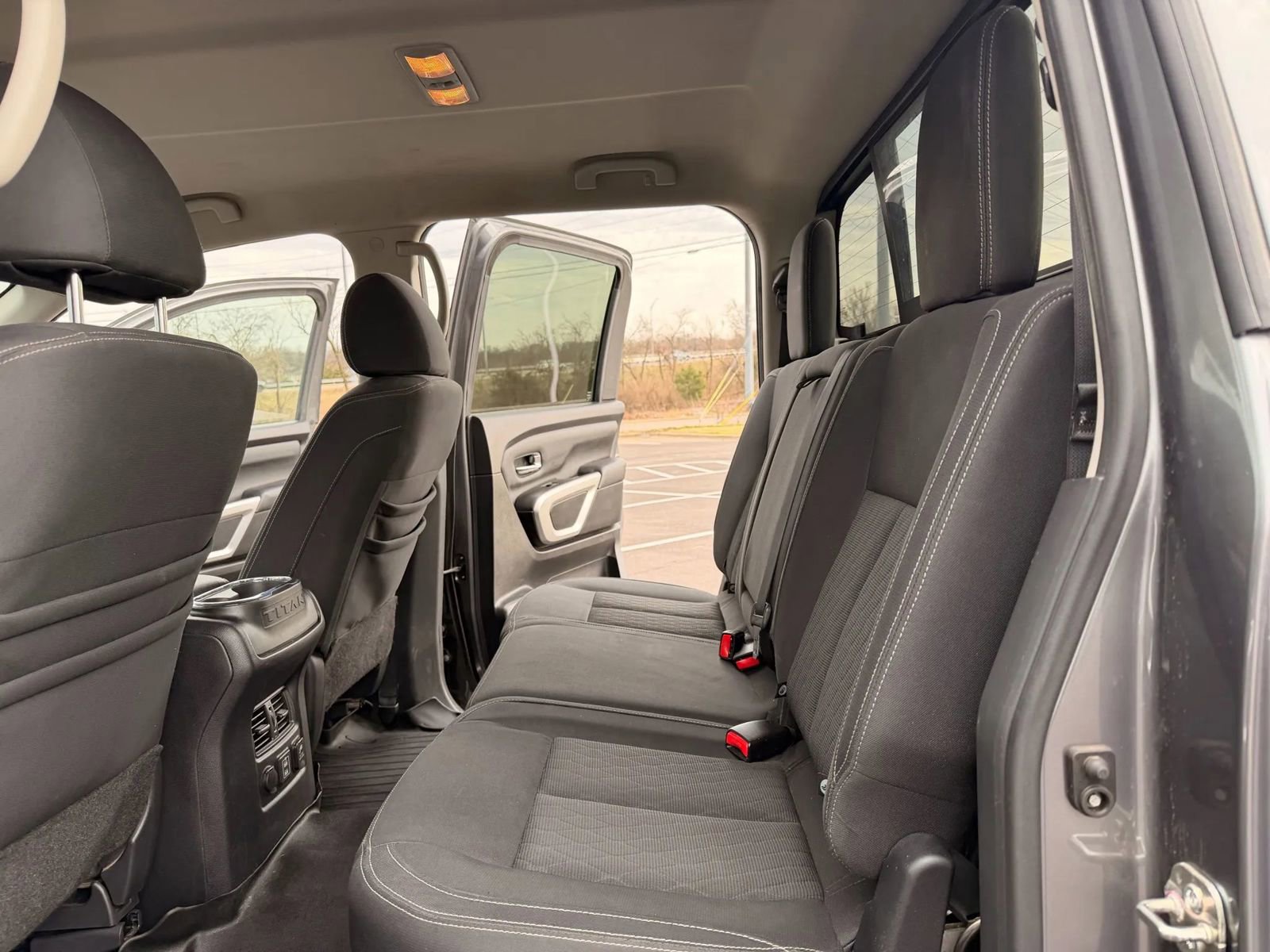 Used 2019 Nissan Titan SV w/ SV Convenience Package image 24