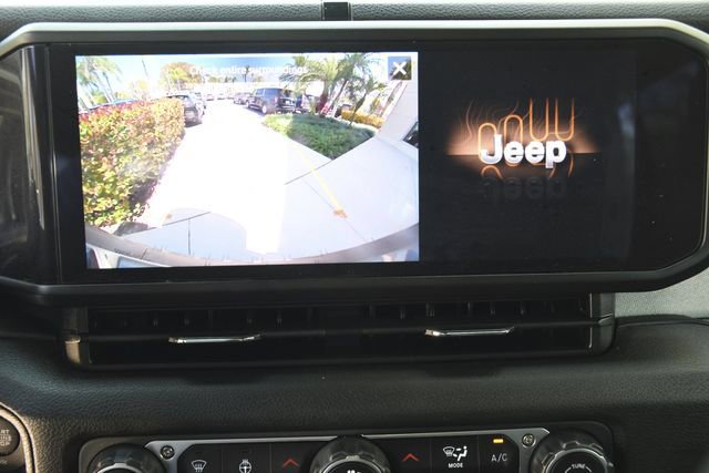 Used 2024 Jeep Wrangler Willys image 17