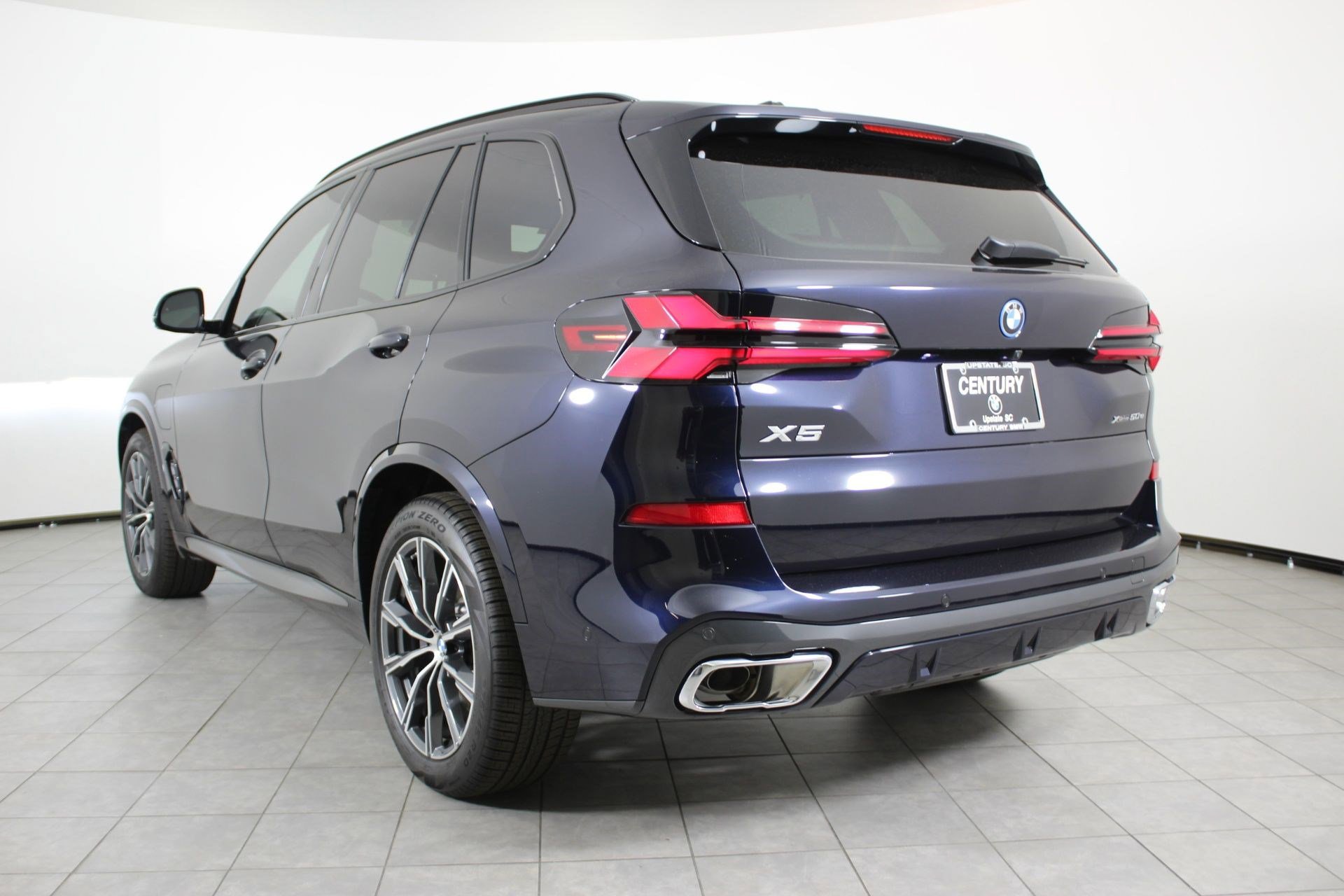 New 2026 BMW X5 xDrive50e w/ Executive Package AWD/4WD image 3