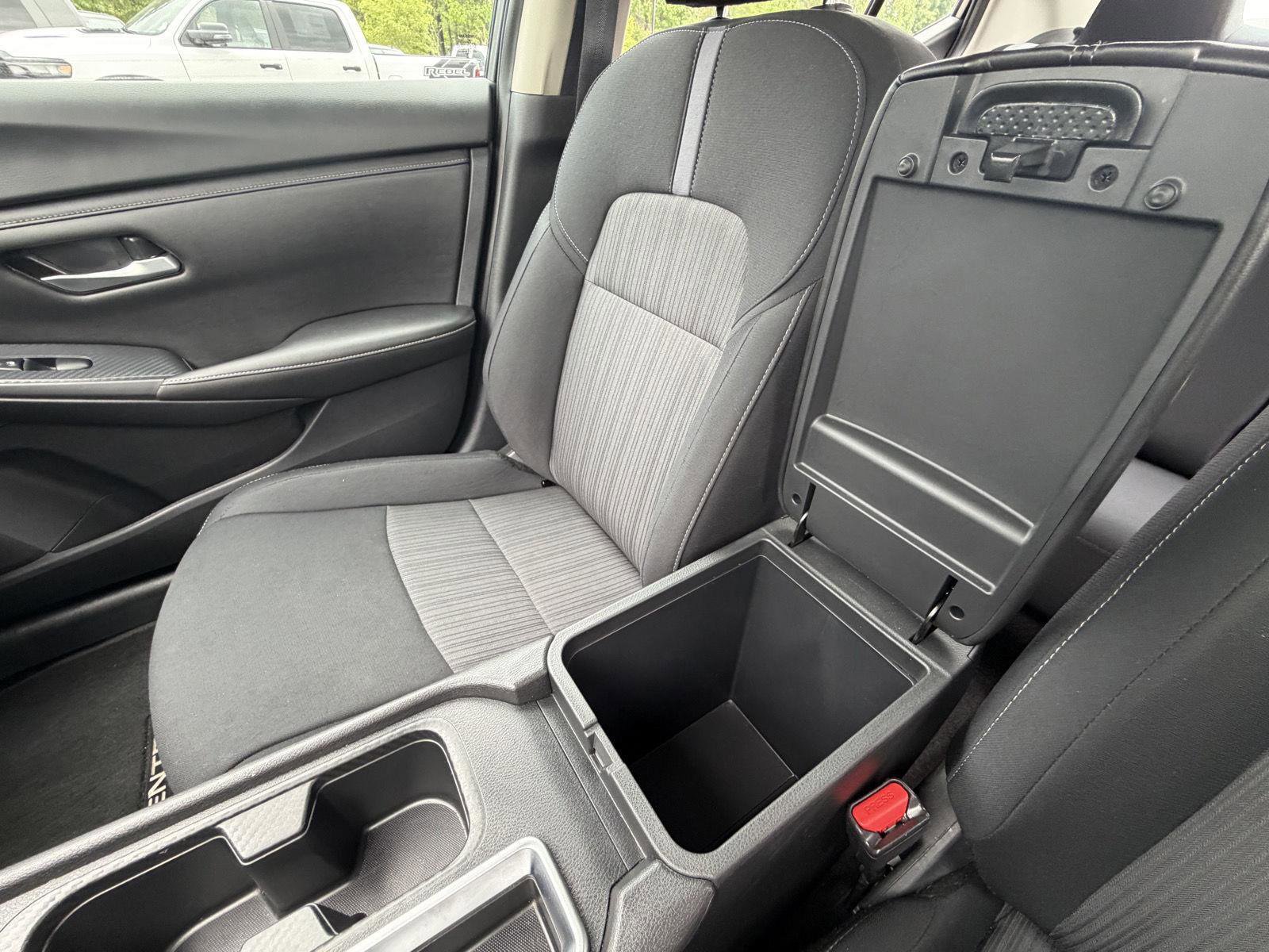 Used 2024 Nissan Sentra SV FWD image 14