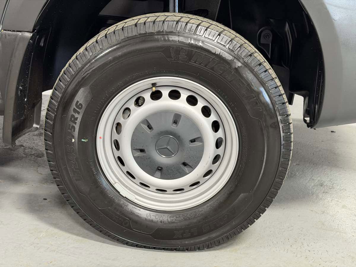 Used 2019 Mercedes-Benz Sprinter 2500 image 2