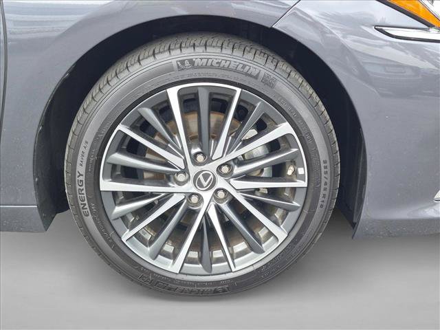 Certified 2025 Lexus ES 300h w/ Premium Package FWD image 24