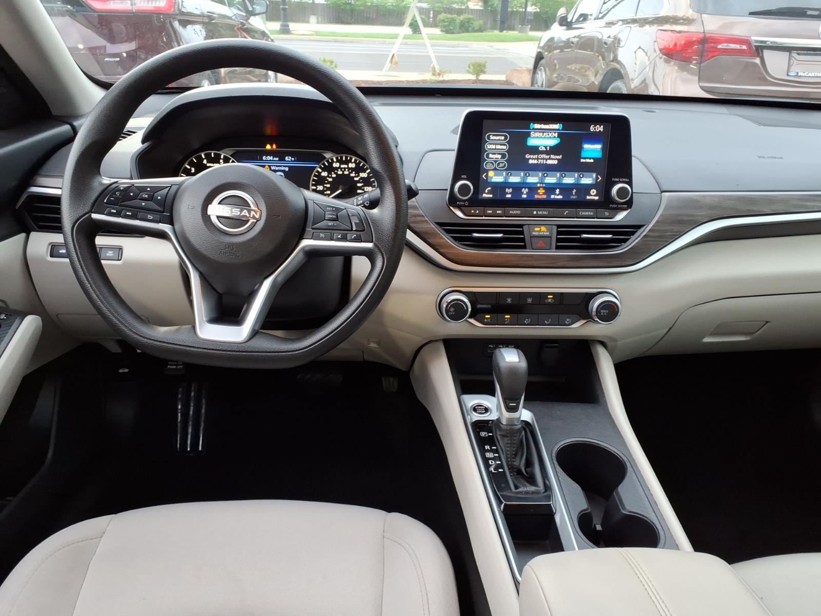 Used 2025 Nissan Altima 2.5 SV FWD image 14