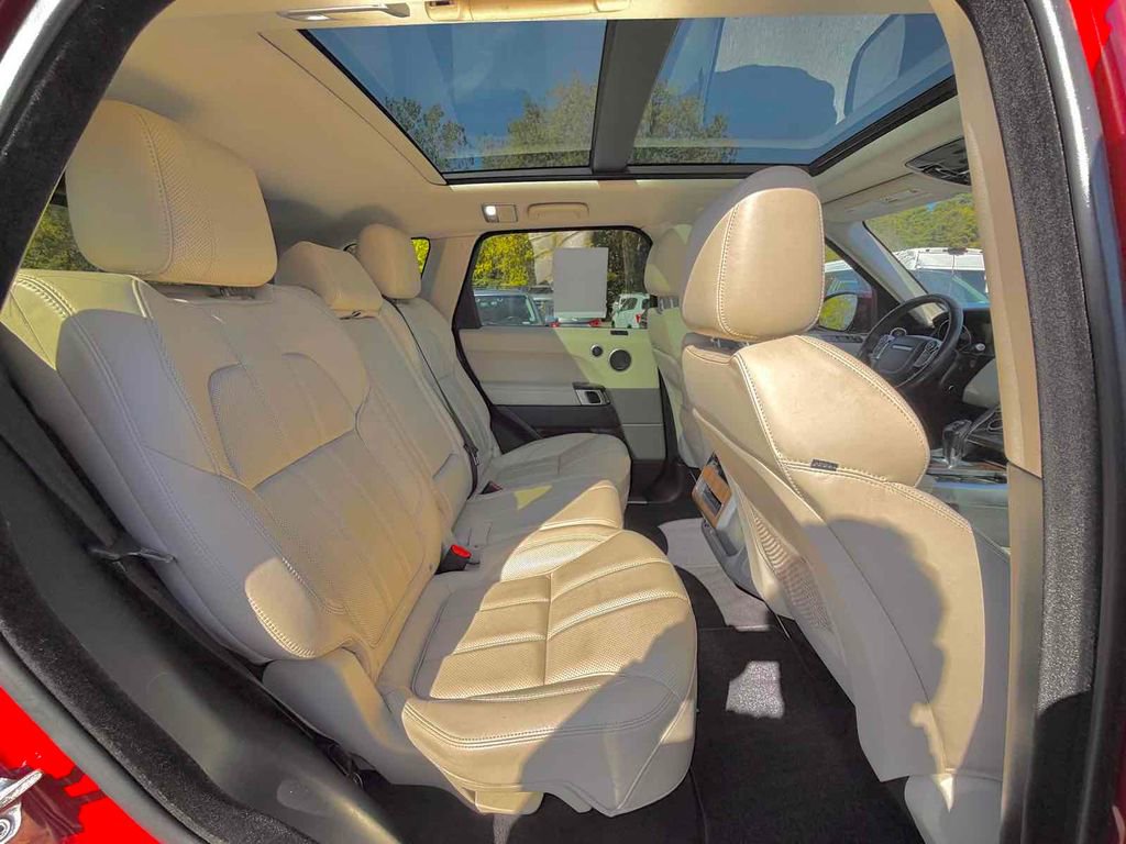 Used 2016 Land Rover Range Rover Sport HSE image 18