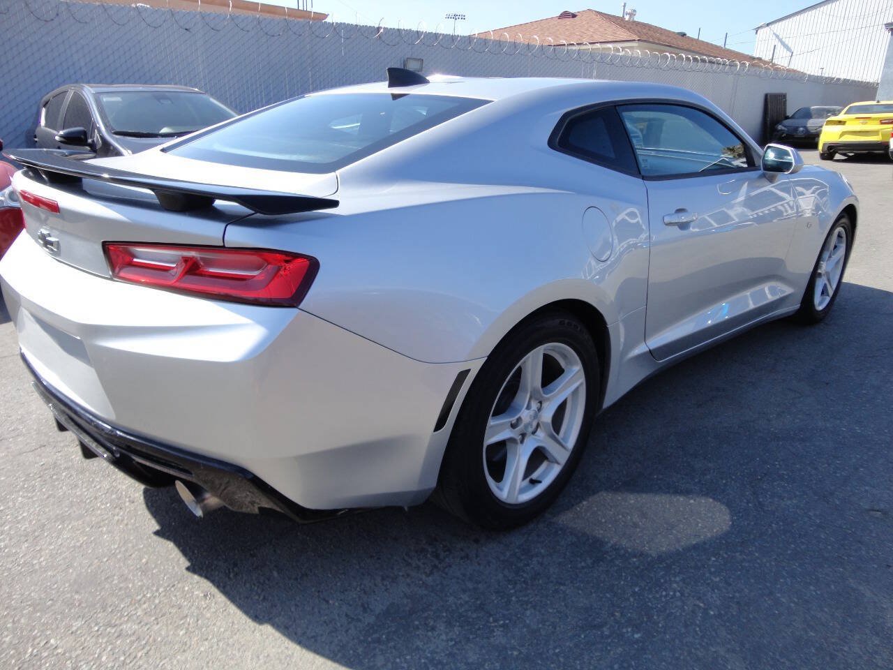 Used 2016 Chevrolet Camaro LT RWD image 10