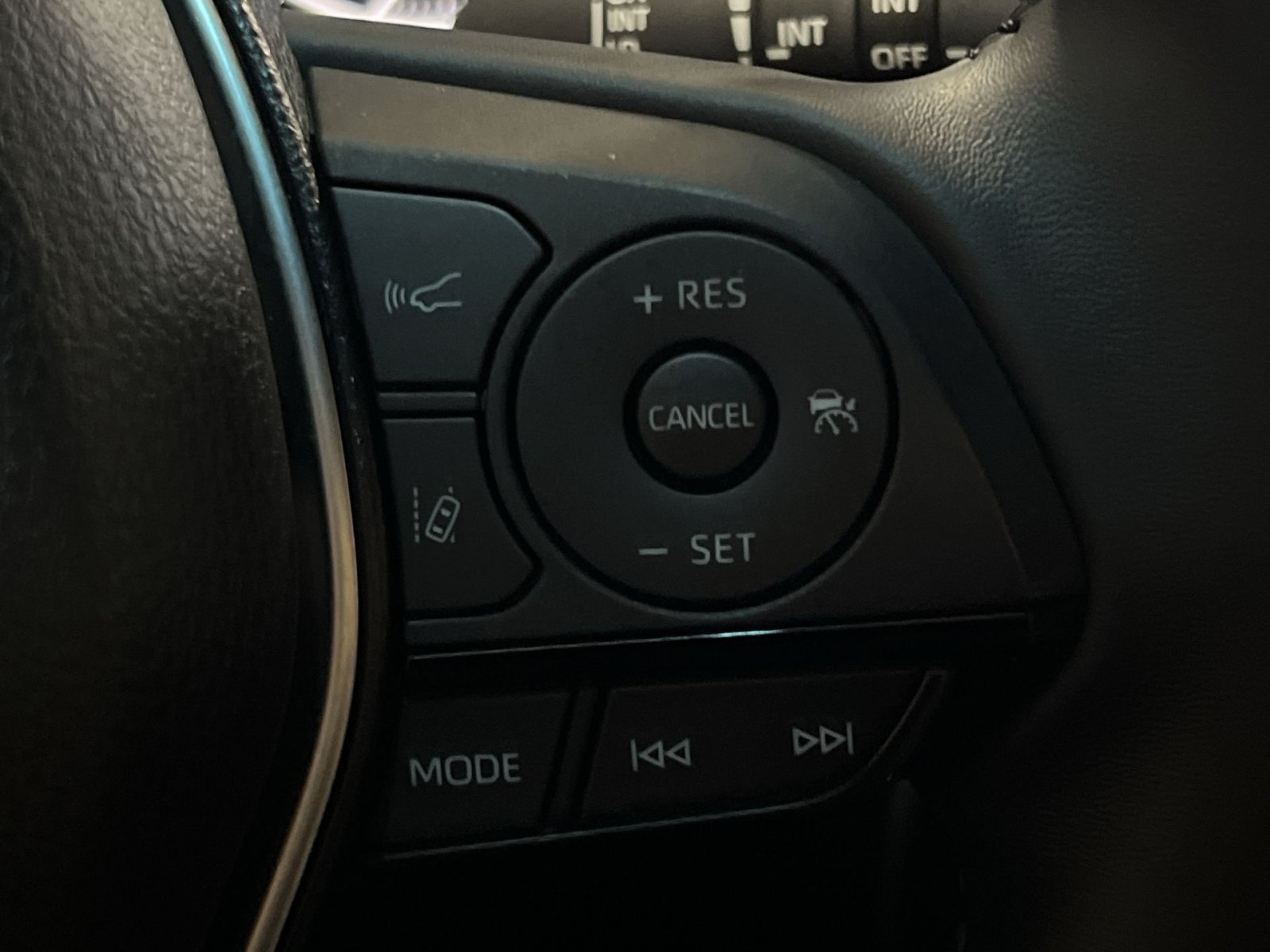 Used 2024 Toyota Venza XLE AWD/4WD image 28