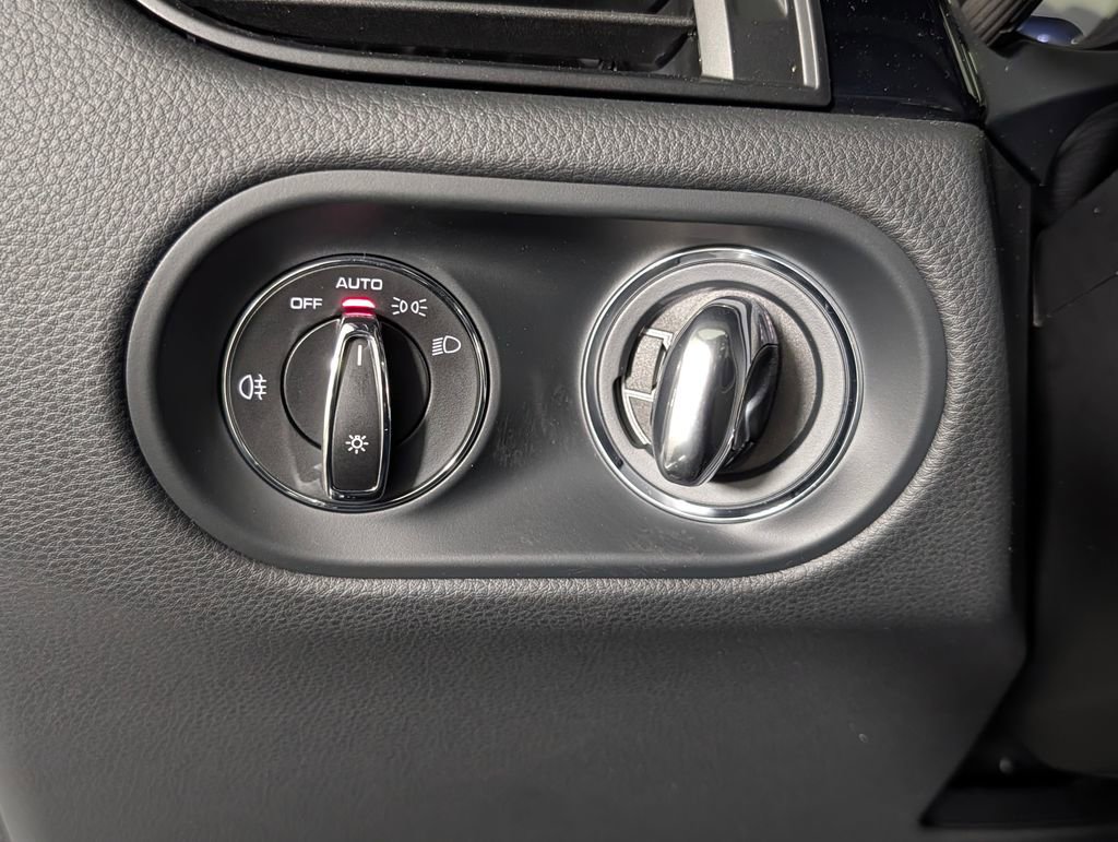 New 2026 Porsche Macan image 33