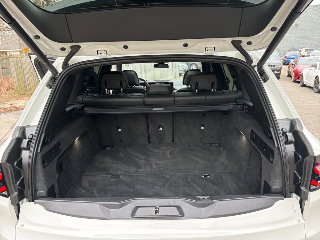 Used 2025 BMW X5 xDrive50e image 25
