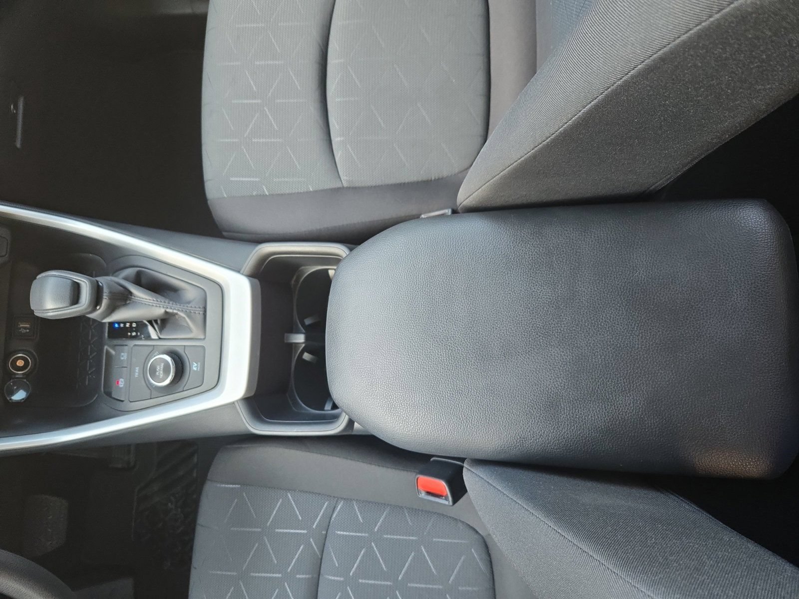 Used 2025 Toyota RAV4 XLE AWD/4WD image 21