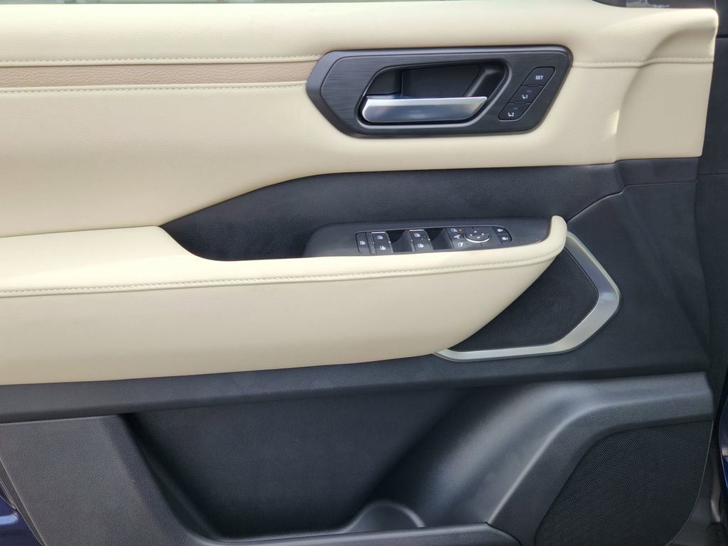 New 2026 Nissan Armada Platinum Reserve image 7