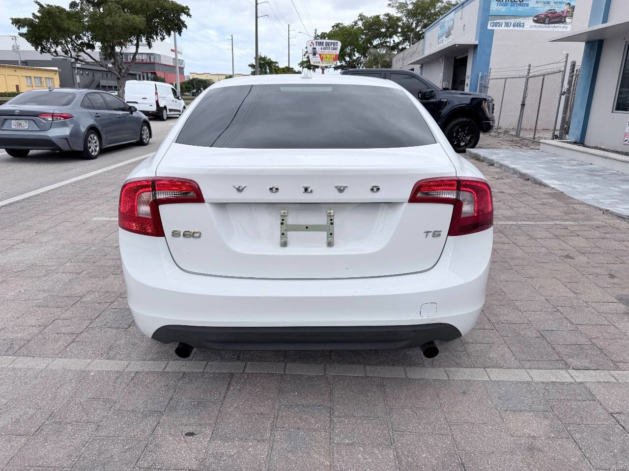 Used 2012 Volvo S60 T5 image 11