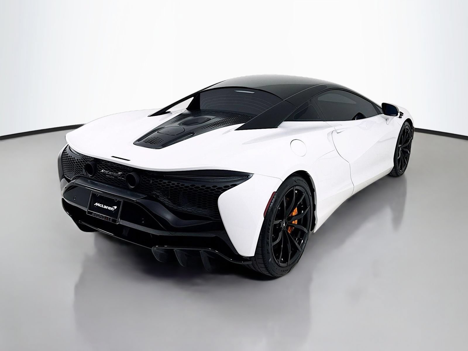 Used 2024 McLaren Artura RWD image 7