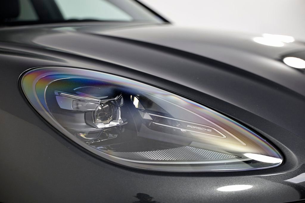 Certified 2025 Porsche Macan image 17