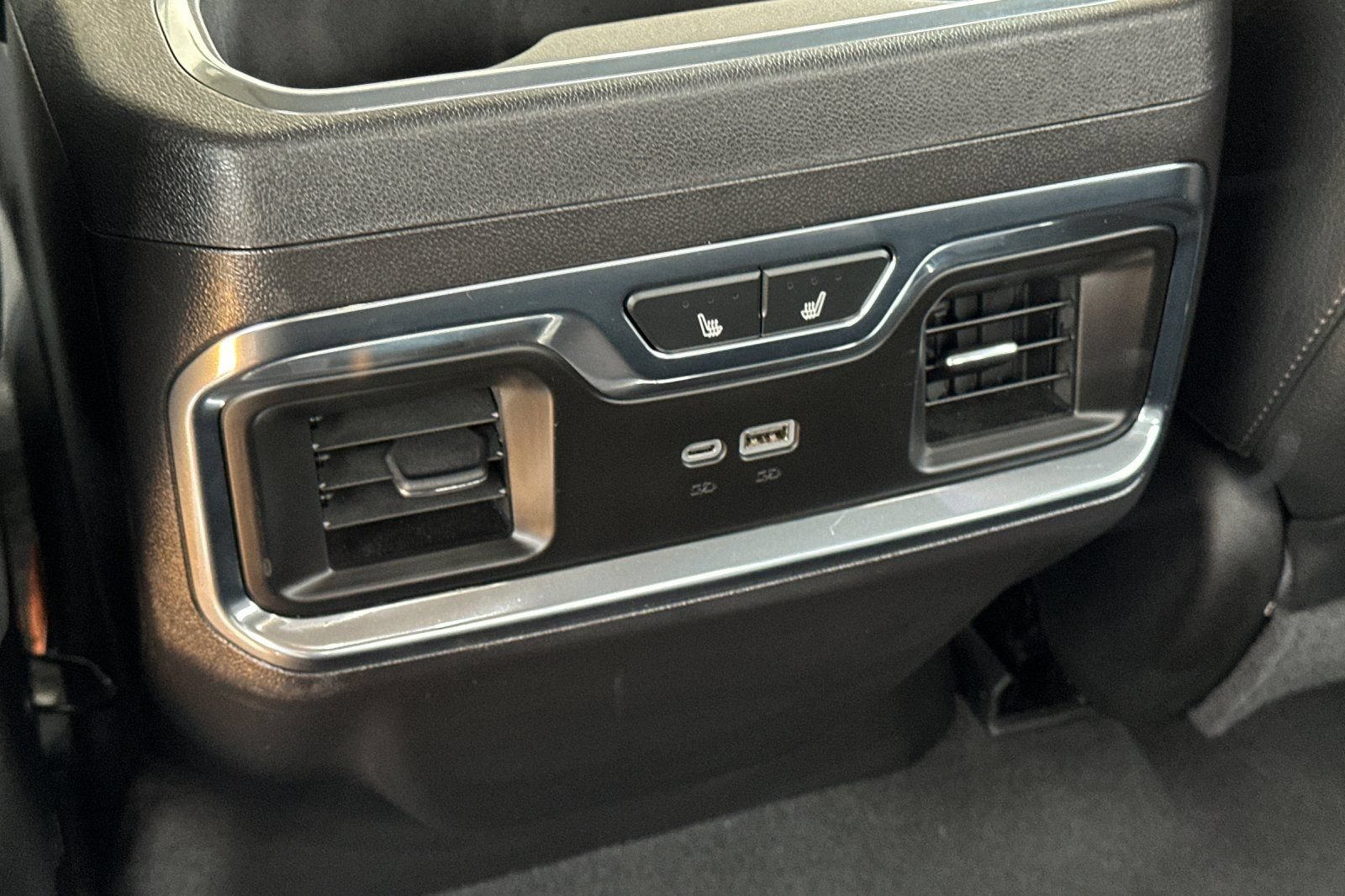 Used 2024 GMC Sierra 1500 Denali w/ Denali Reserve Package AWD/4WD image 15